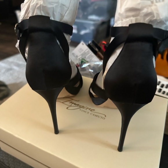 NWT - VINCE CAMUTO BLACK DELUXE SATIN STYLE IM-DAIRREN - Picture 7 of 8